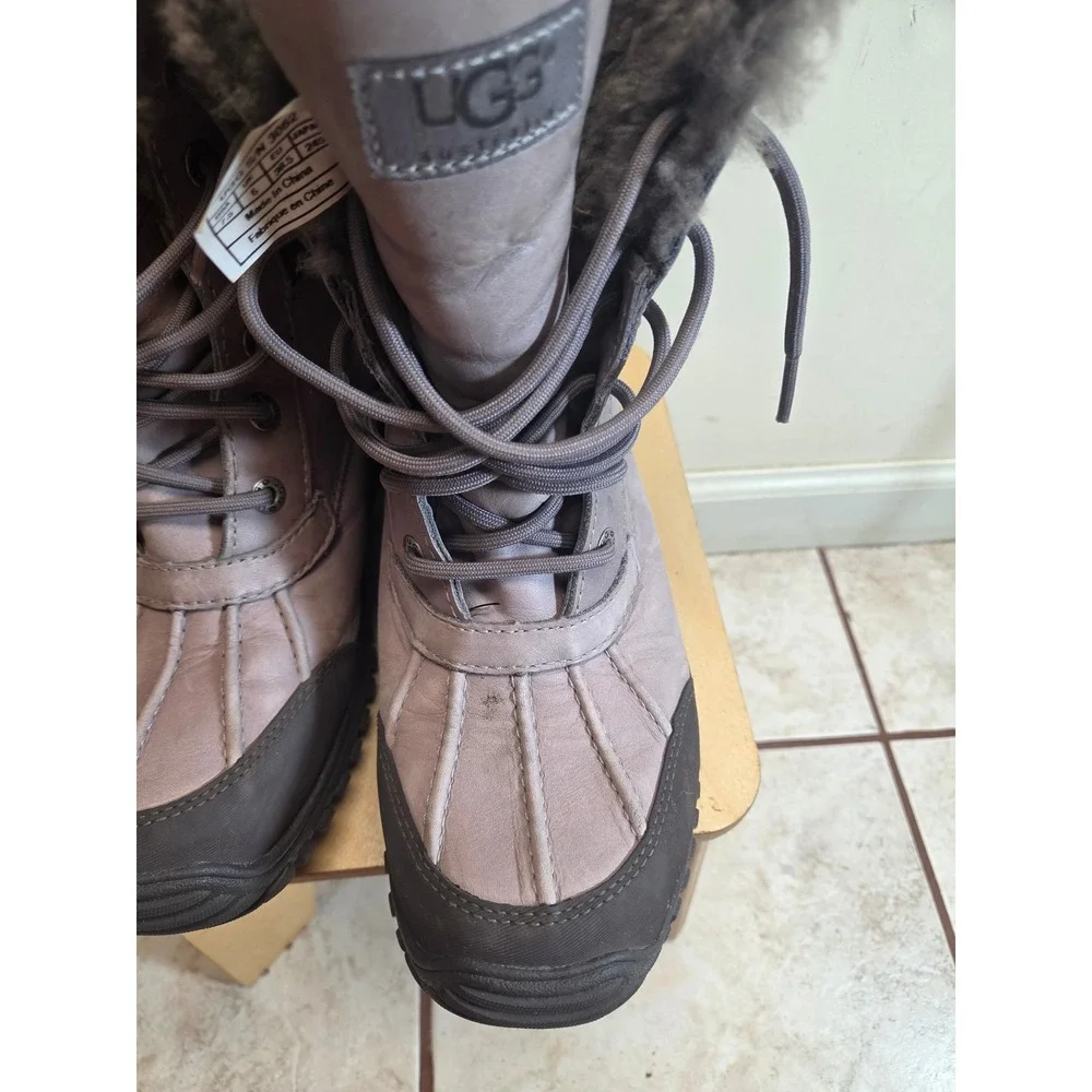 UGG australia adirondack